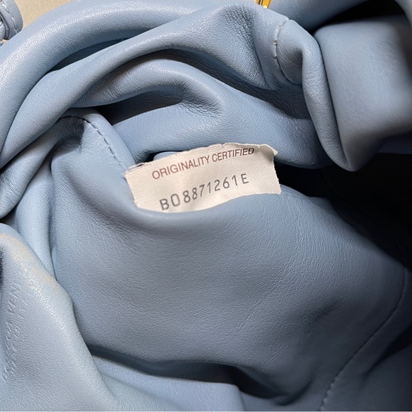 Bottega Veneta Blue Leather Mini shoulder bag The Pouch Bag women - Picture 8 of 9